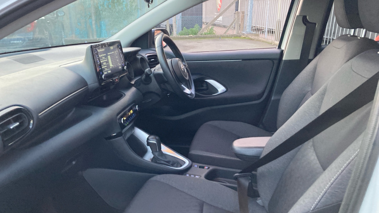 Toyota Yaris 1.5 Hybrid Design 5dr CVT Hybrid Hatchback